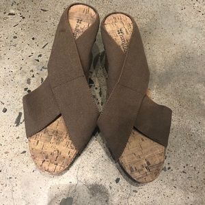 Naturalizer brown cork comfy cute wedges